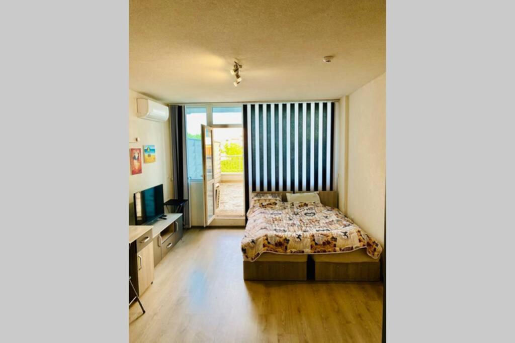 Large Studio In Studentski Grad With Huge Terrace Διαμέρισμα Σόφια Εξωτερικό φωτογραφία