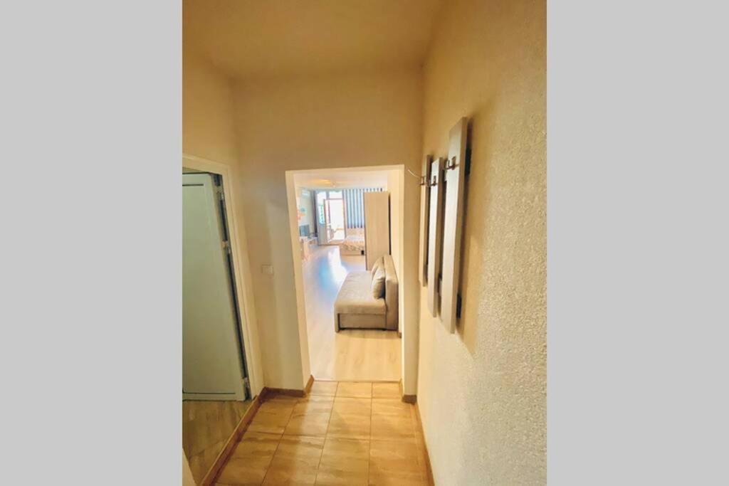 Large Studio In Studentski Grad With Huge Terrace Διαμέρισμα Σόφια Εξωτερικό φωτογραφία